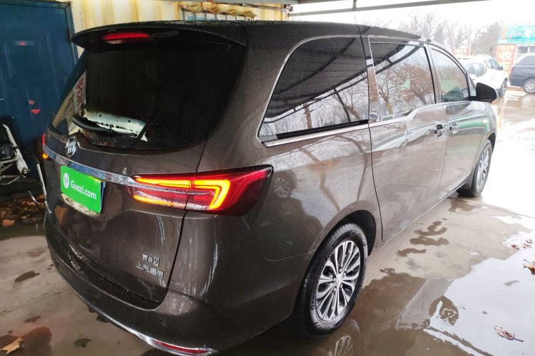 别克GL8 2020款 陆上公务舱 652T 舒适型车身外观7