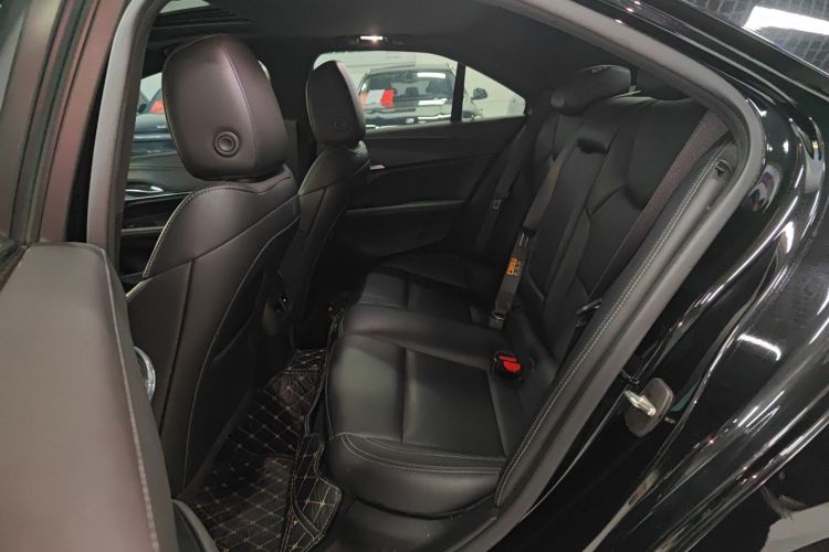 凯迪拉克CT4 2022款 28T 风尚型中控内饰7004