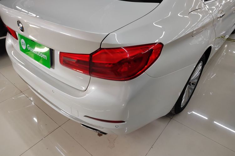 宝马5系 2018款 改款 530Li 领先型 豪华套装车身外观9