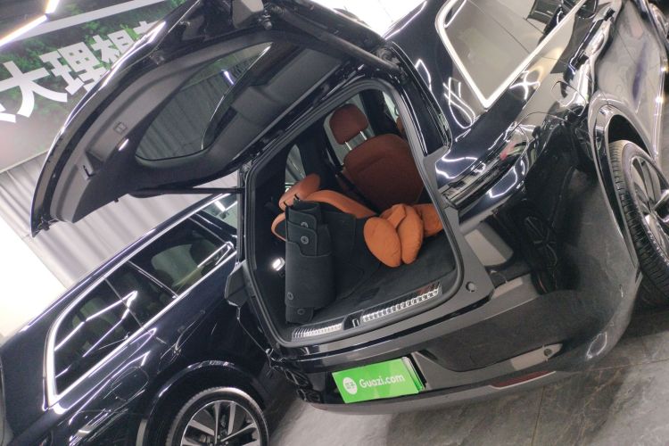 理想汽车 理想L8 2024款 Ultra机舱底盘23