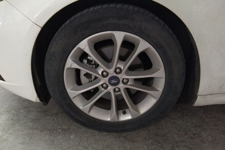 福特 蒙迪欧 2018款 EcoBoost 180 智控时尚型 国V车身外观35