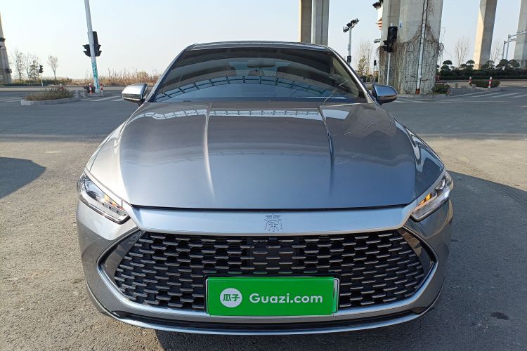 比亚迪 秦PLUS 2024款 荣耀版 DM-i 55KM领先型车身外观2