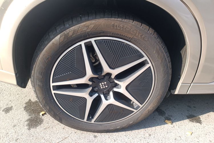 蓝电E5 2023款 1.5L DE-i 110KM旗舰型 7座车身外观6008