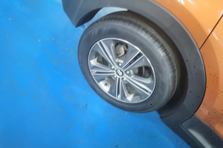 北京现代ix25 2015款 1.6L 自动两驱智能型GLS车身外观6008