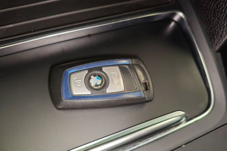 宝马3系 2019款 320Li M运动套装中控内饰11