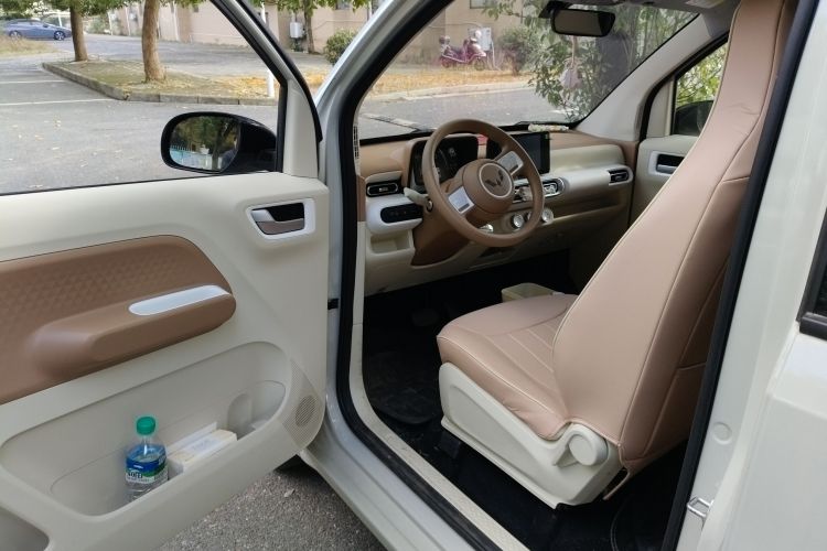 五菱汽车 宏光MINIEV 2024款 第三代 215km 进阶版中控内饰7003