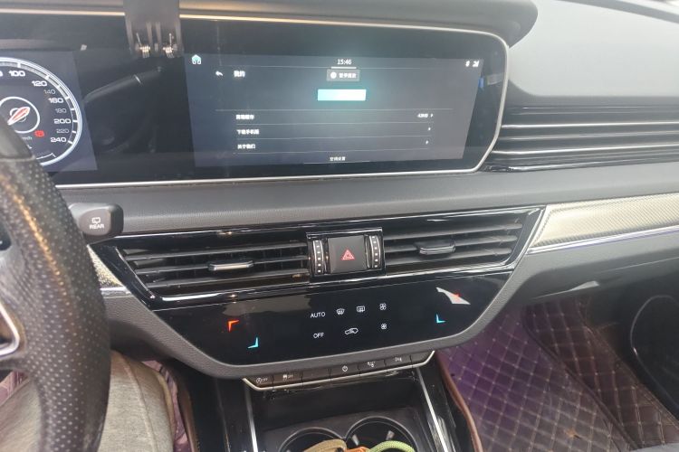 红旗HS5 2019款 2.0T 智联旗享版中控内饰16