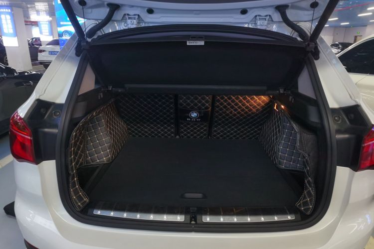 宝马X1 2019款 sDrive20Li 领先型机舱底盘23