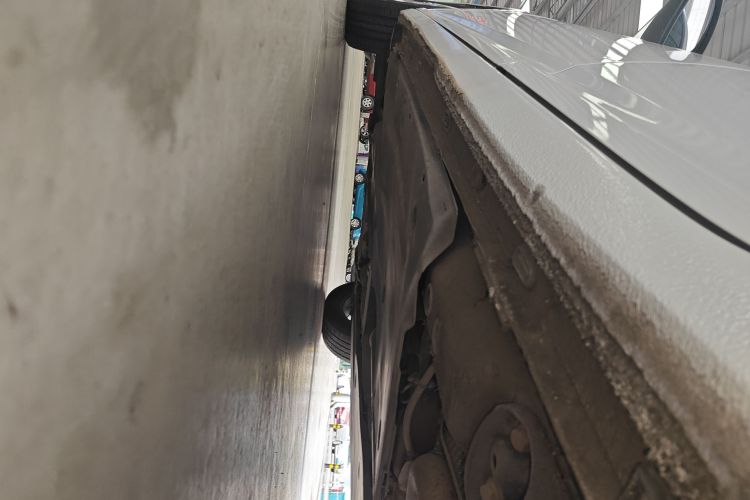 大众 朗逸 2022款 1.5L 自动风尚版机舱底盘30