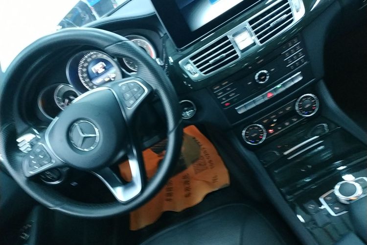 奔驰CLS 2015款 CLS 260中控内饰18