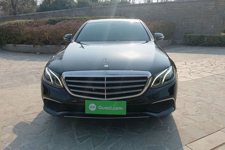 奔驰E级 2018款 改款 E 200 L 运动型车身外观2