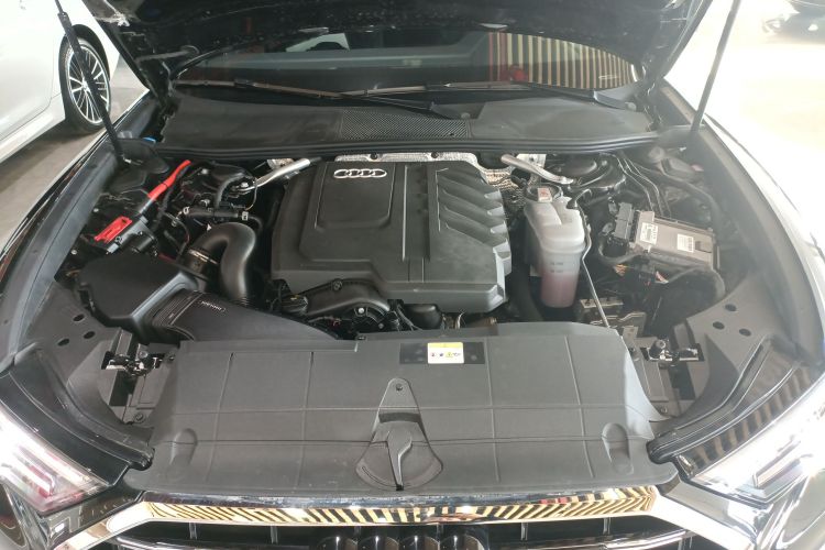 奥迪A6L 2025款 改款 40 TFSI 豪华动感型机舱底盘24