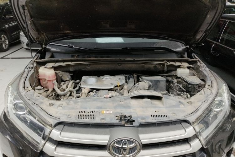 丰田 汉兰达 2021款 2.0T 四驱精英版 7座机舱底盘24