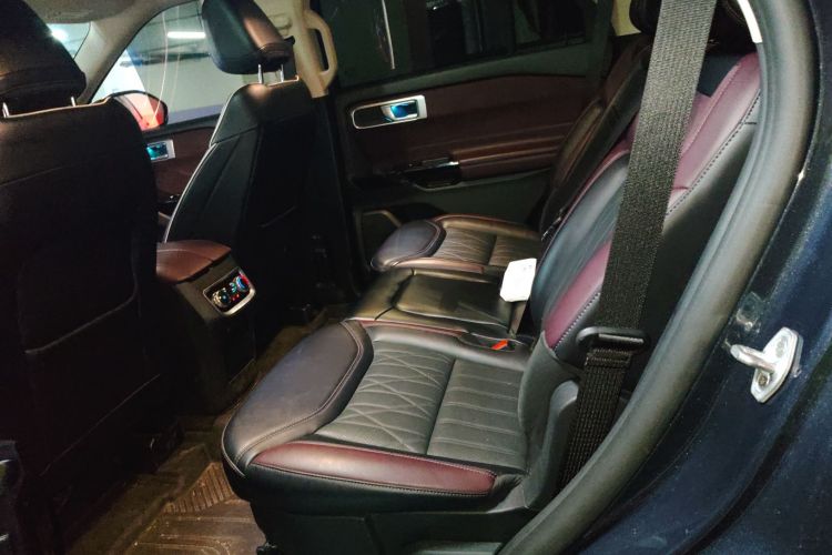 福特 探险者 2023款 EcoBoost 285 四驱钛金版 7座中控内饰7004