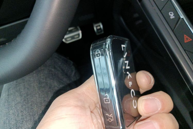 领克06 2020款 1.5T 耀Halo中控内饰11