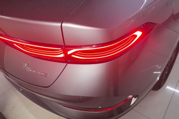 比亚迪 秦PLUS 2025款 DM-i 智驾版 55KM领先型车身外观6006