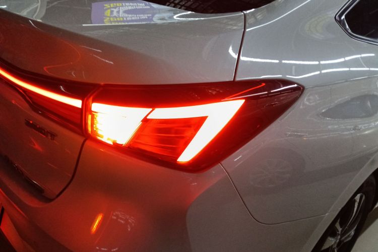 长安 逸动 2024款 PLUS 蓝鲸NE 1.4T GDI DCT高能版车身外观9