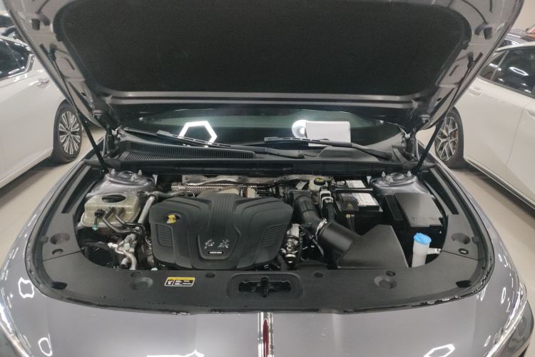 红旗H5 2023款 2.0T 自动智联旗享版机舱底盘24