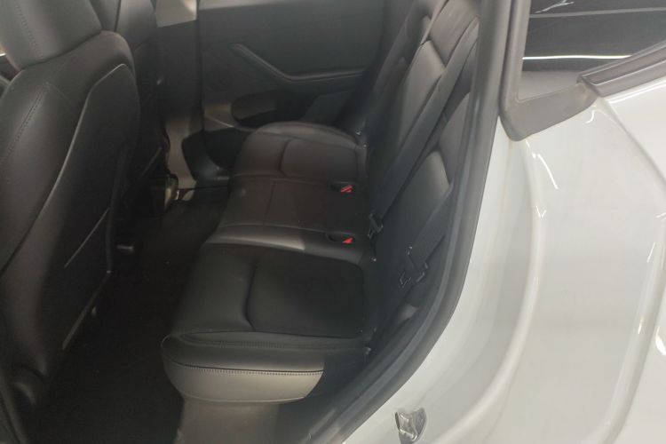 特斯拉 Model Y 2022款 改款 后轮驱动版中控内饰21