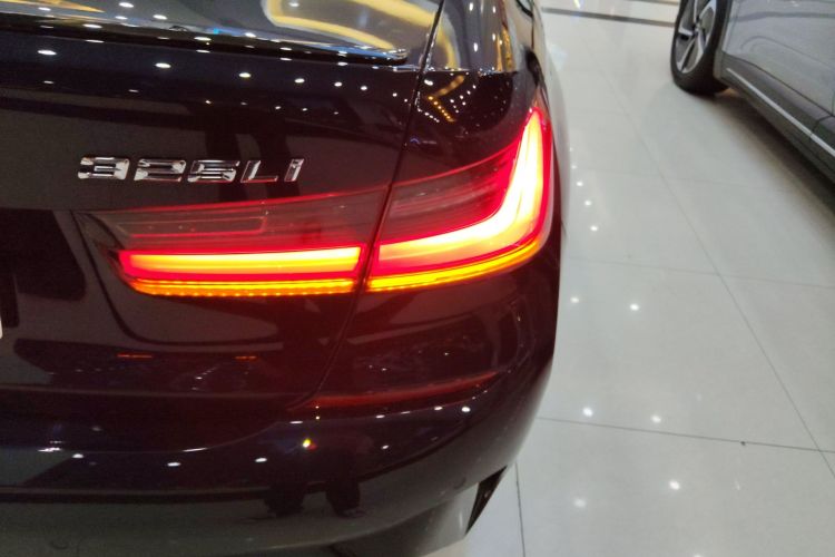 宝马3系 2022款 325Li M运动曜夜套装车身外观6006