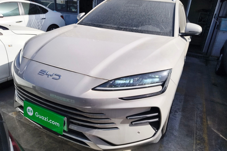 比亚迪 宋PLUS新能源 2025款 DM-i 智驾版 112KM 尊荣型车身外观2