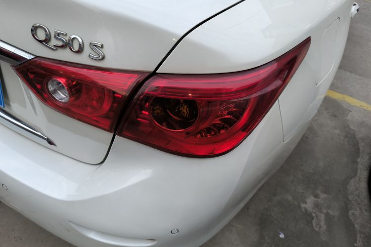 英菲尼迪Q50L 2016款 2.0T 悦享版车身外观9