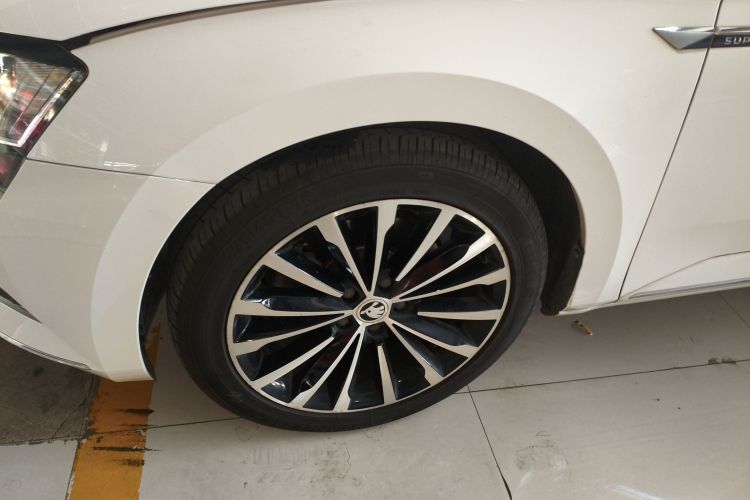 斯柯达 速派 2018款 TSI330 DSG舒适版 国V车身外观6007