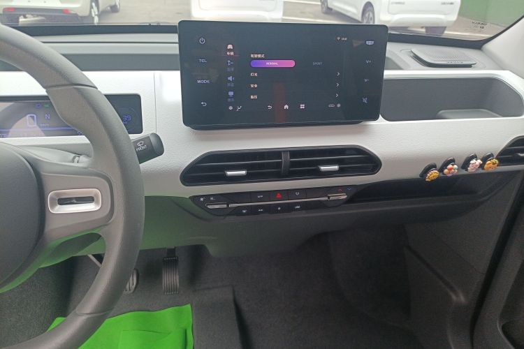 吉利银河 2024款 熊猫mini 200km 耐力熊中控内饰16