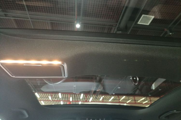 奔驰E级 2021款 改款 E 300 L 运动豪华型局部细节22