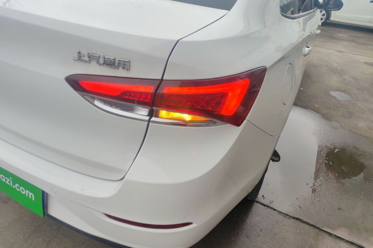 别克 英朗 2019款 15T 双离合互联精英型 国VI车身外观9