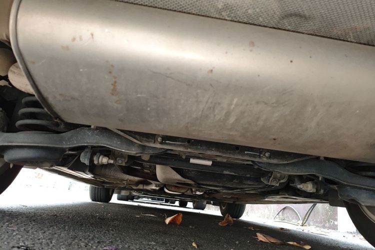 福特 福克斯 2015款 三厢 1.6L 自动舒适型局部细节9009