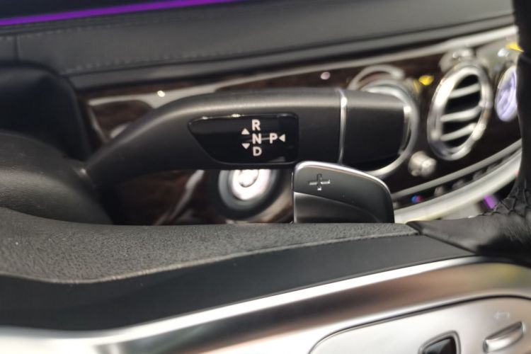 奔驰S级 2019款 S 320 L中控内饰18