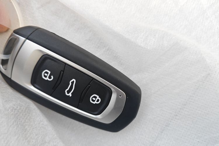 吉利银河 熊猫 2025款 210km 元气熊中控内饰11