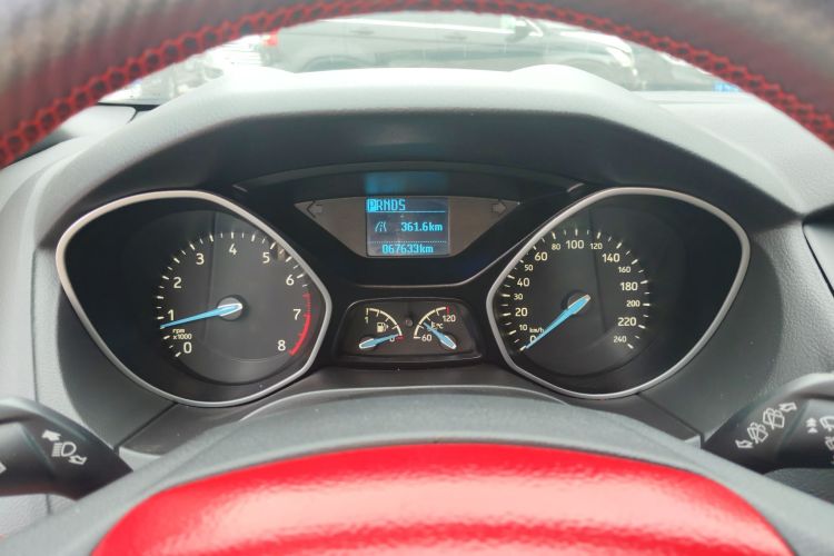 福特 福克斯 2015款 两厢 1.6L 自动舒适型局部细节14