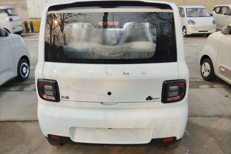 吉利银河 熊猫 2025款 210km 元气熊车身外观6