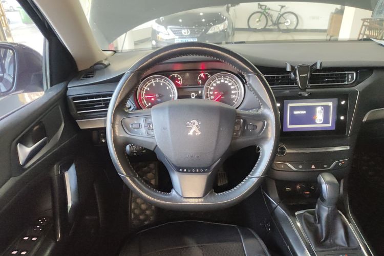 标致408 2015款 1.2T 自动豪华版局部细节13