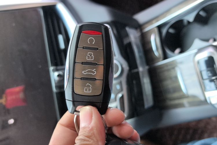 哈弗H9 2022款 2.0T 汽油四驱精英型 5座中控内饰11