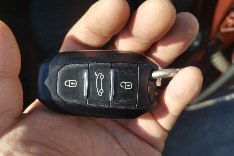 标致4008 2017款 350THP 豪华版中控内饰11