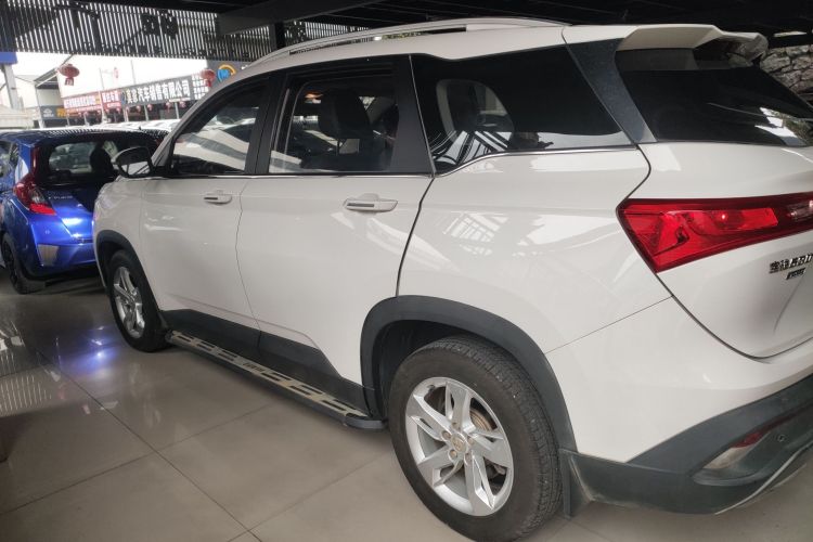 宝骏530 2019款 1.5T CVT豪华型 国V车身外观4