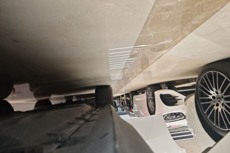 奔驰GLC 2023款 改款 GLC 260 L 4MATIC 豪华型 5座局部细节9001