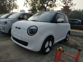 长安启源 长安Lumin 2022款 155km 清甜款