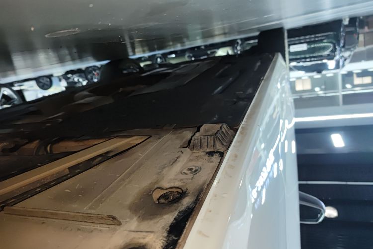 宝马2系(进口) 2019款 225i 敞篷轿跑车 运动设计套装局部细节9002