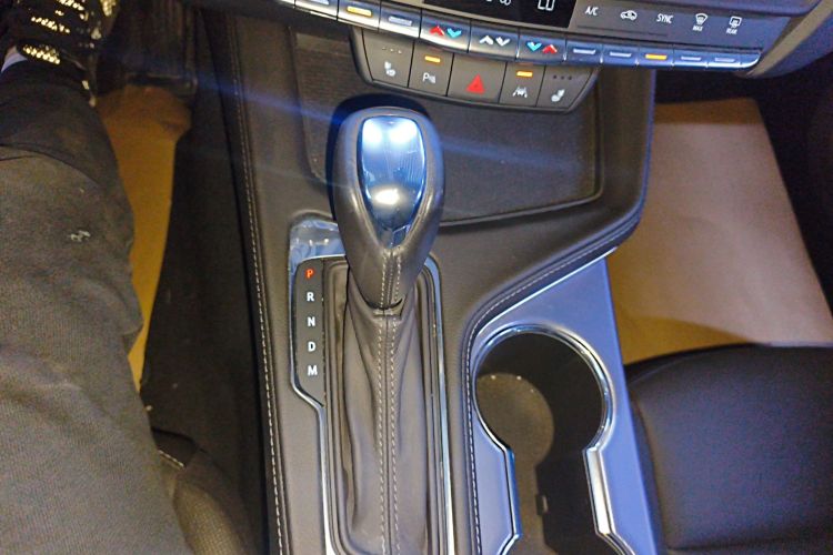 凯迪拉克CT4 2023款 28T 豪华型中控内饰18