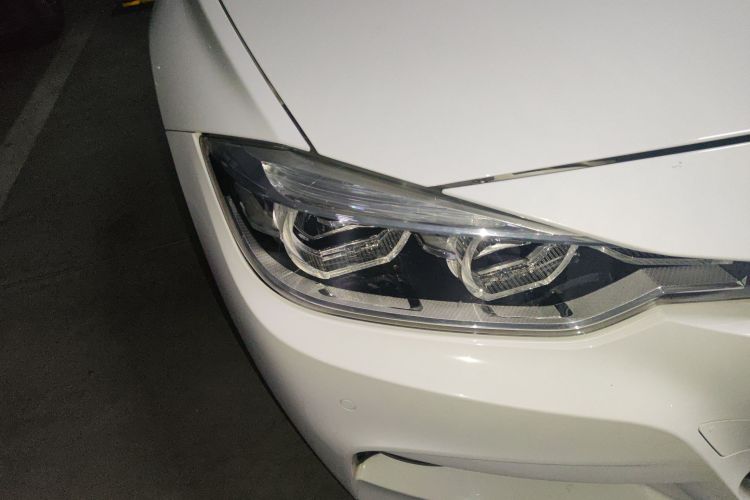 宝马3系 2017款 320i M运动型车身外观8