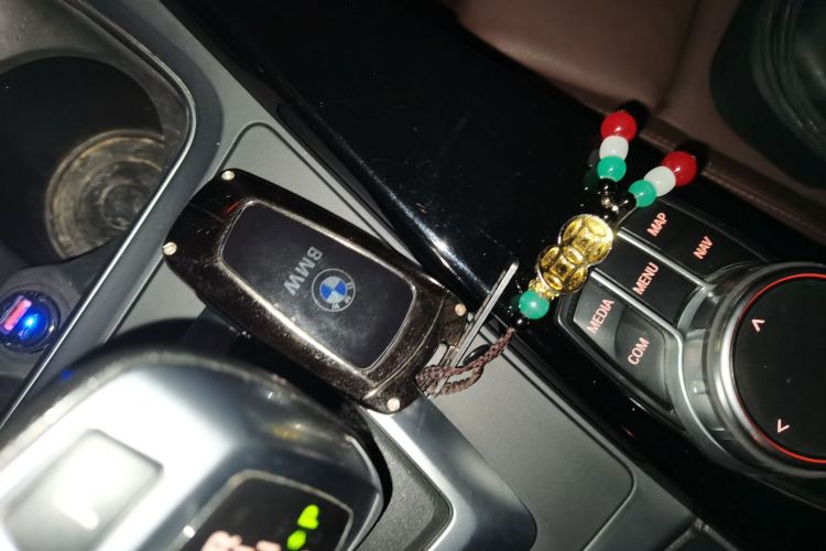 宝马3系 2019款 320Li 时尚型中控内饰7001