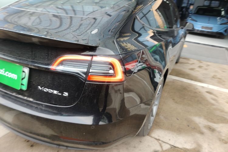 特斯拉 Model 3 2022款 后轮驱动版车身外观9