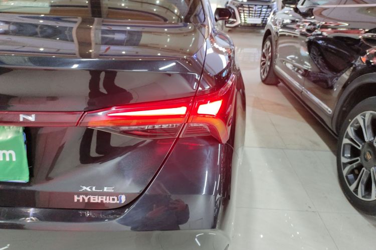 丰田 亚洲龙 2019款 双擎 2.5L XLE尊贵版 国VI车身外观9