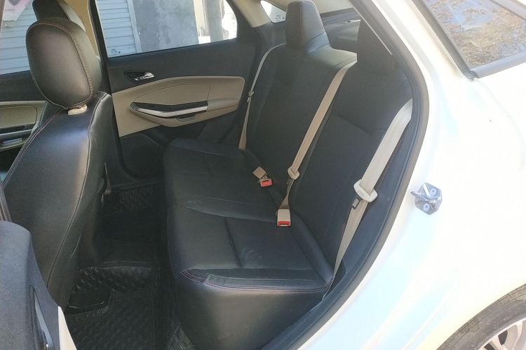 福特 福睿斯 2017款 改款 1.5L 手动舒适型中控内饰21