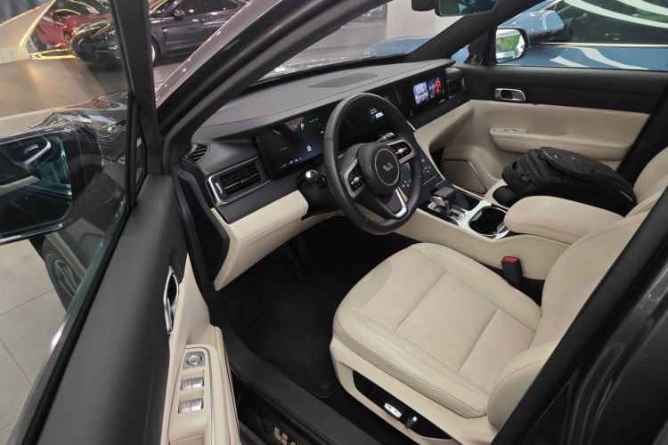 理想汽车 理想ONE 2021款 增程6座版中控内饰20