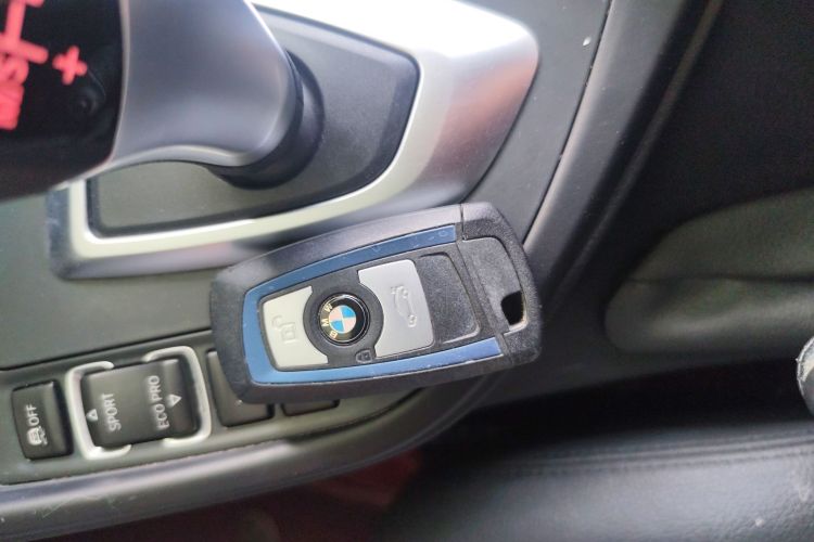 宝马3系GT 2020款 320i M运动套装中控内饰11